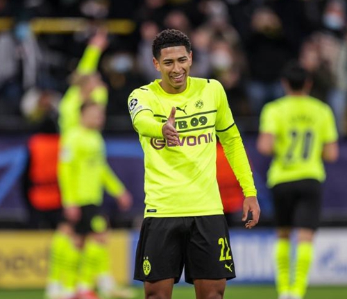 同时他在欧 同时他在欧