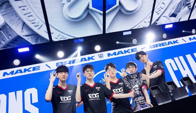 在一个崇尚 在一个崇尚